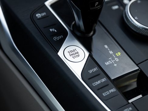 Used 2022 BMW 330i Sedan w/ Premium Package image 26