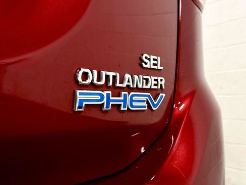 Used 2019 Mitsubishi Outlander SEL AWD/4WD image 9