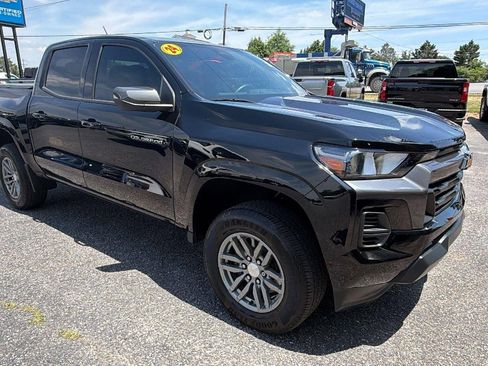 Certified 2024 Chevrolet Colorado LT RWD image 3