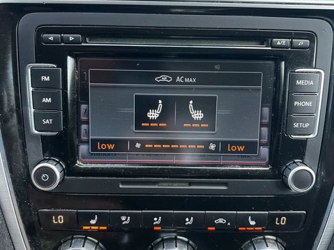 Used 2012 Volkswagen Passat 2.5 SE FWD image 17