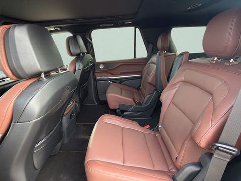 New 2026 Lincoln Navigator Reserve image 12