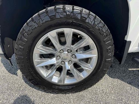 Used 2020 Chevrolet Silverado 1500 LTZ w/ LTZ Plus Package AWD/4WD image 30