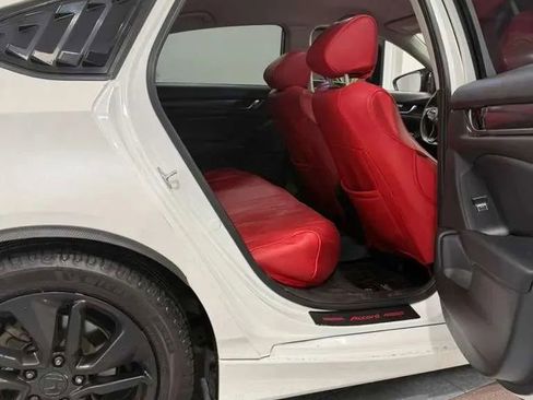 Used 2018 Honda Accord LX image 10