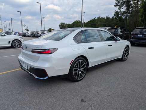 Certified 2023 BMW 740i RWD image 3