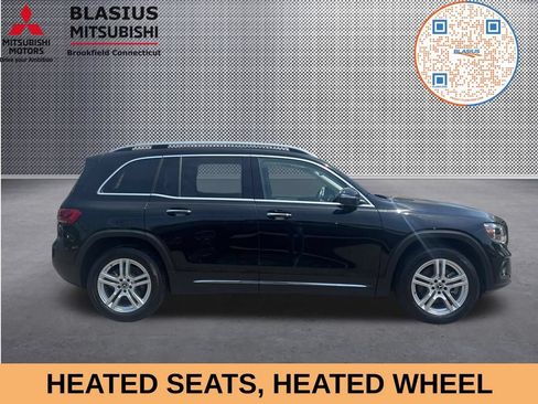 Used 2022 Mercedes-Benz GLB 250 4MATIC w/ Premium Package Lite image 4