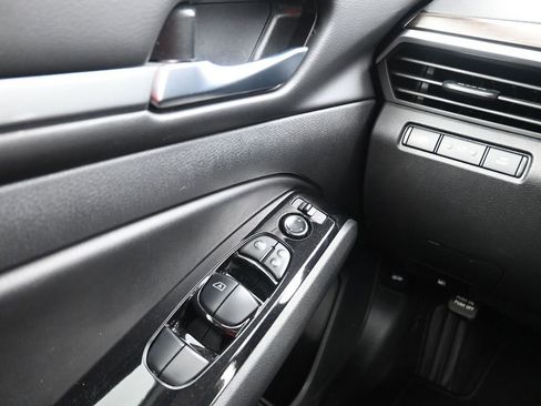 Used 2023 Nissan Altima 2.5 SV image 10