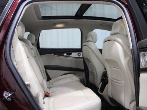 Used 2019 Lincoln Nautilus Reserve w/ Ultimate Package image 26