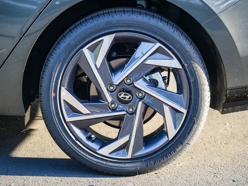 New 2026 Hyundai Elantra Limited FWD image 9