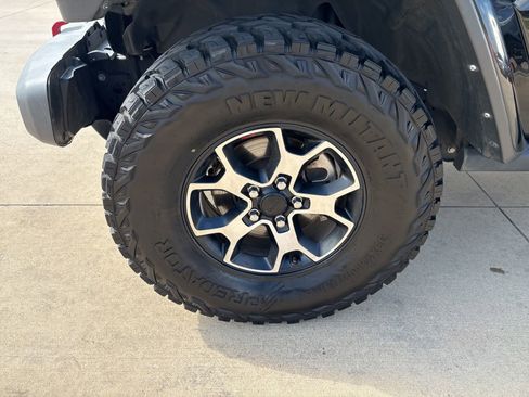 Used 2022 Jeep Wrangler Unlimited Rubicon w/ Cold Weather Group AWD/4WD image 10