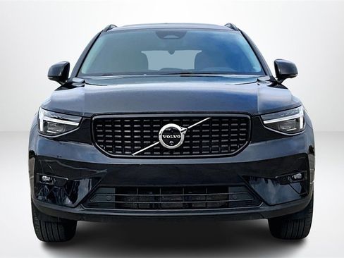Used 2024 Volvo XC40 B5 Ultimate w/ Protection Package Premier image 2