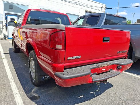 Used 2002 Chevrolet S10 Pickup LS w/ LS Preferred Equipment Group AWD/4WD image 4