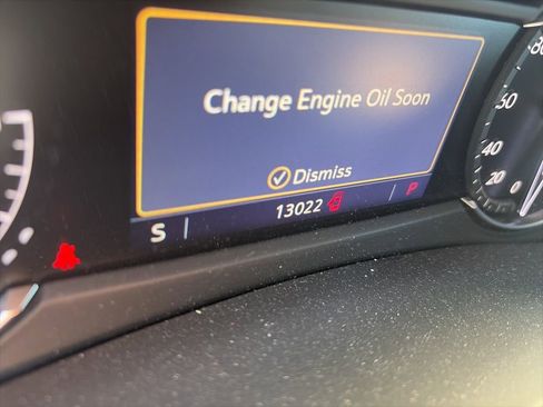 Used 2023 Cadillac XT4 Luxury w/ Cold Weather Package image 19