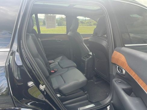 Used 2025 Volvo XC90 T8 Plus w/ Protection Package Premier AWD/4WD image 12