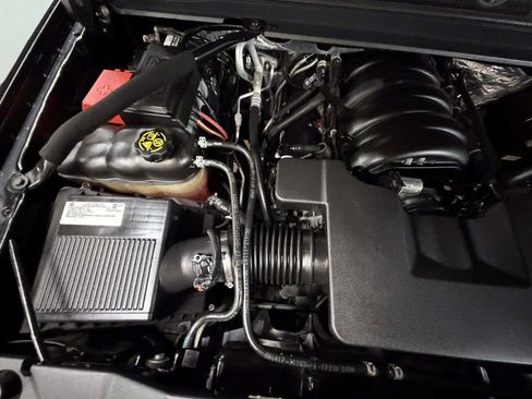 Used 2017 Chevrolet Tahoe LT w/ LT Signature Package image 40