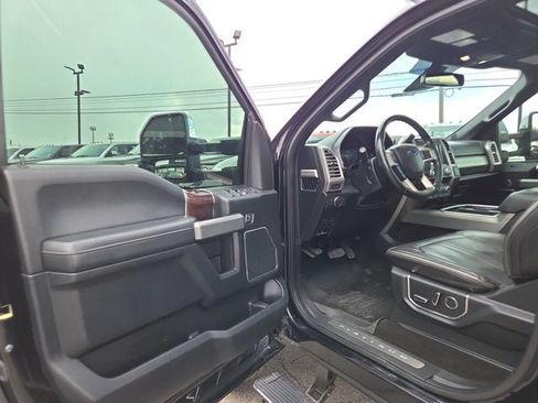 Used 2017 Ford F250 Platinum w/ Platinum Ultimate Package image 8
