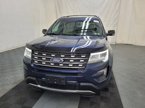 Used 2016 Ford Explorer XLT w/ Equipment Group 202A AWD/4WD image 15