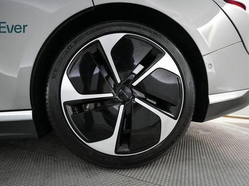 Used 2023 Lucid Air Touring image 20