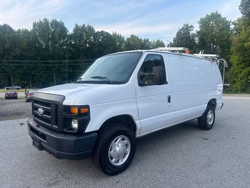 Used 2014 Ford E-250 and Econoline 250 RWD image 2