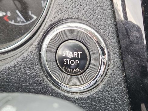 Used 2017 Nissan Rogue SV image 11