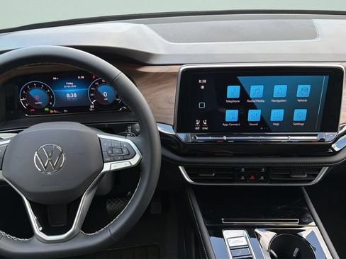 New 2026 Volkswagen Atlas SE FWD image 18