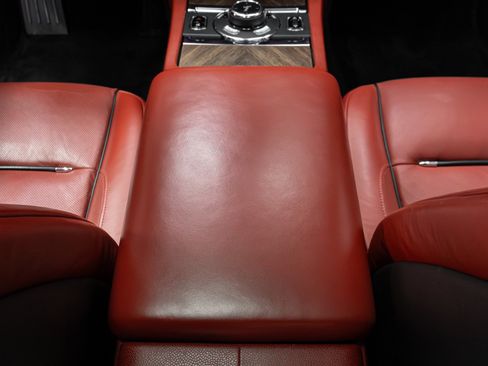 Used 2014 Rolls-Royce Wraith image 28