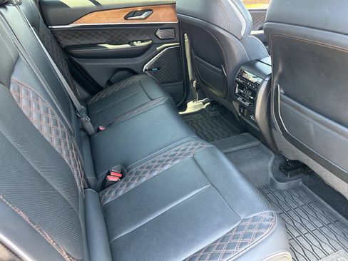 Used 2022 Jeep Grand Cherokee Summit AWD/4WD image 14