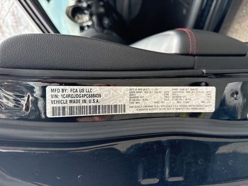 Used 2023 Dodge Durango GT image 32