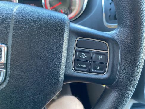 Used 2012 Dodge Grand Caravan SXT FWD image 20
