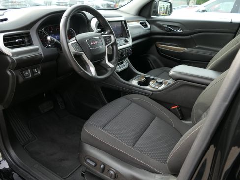 Used 2023 GMC Acadia SLE w/ Driver Convenience Package FWD image 12