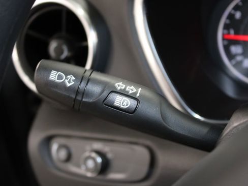 Used 2025 Chevrolet Blazer LT image 37