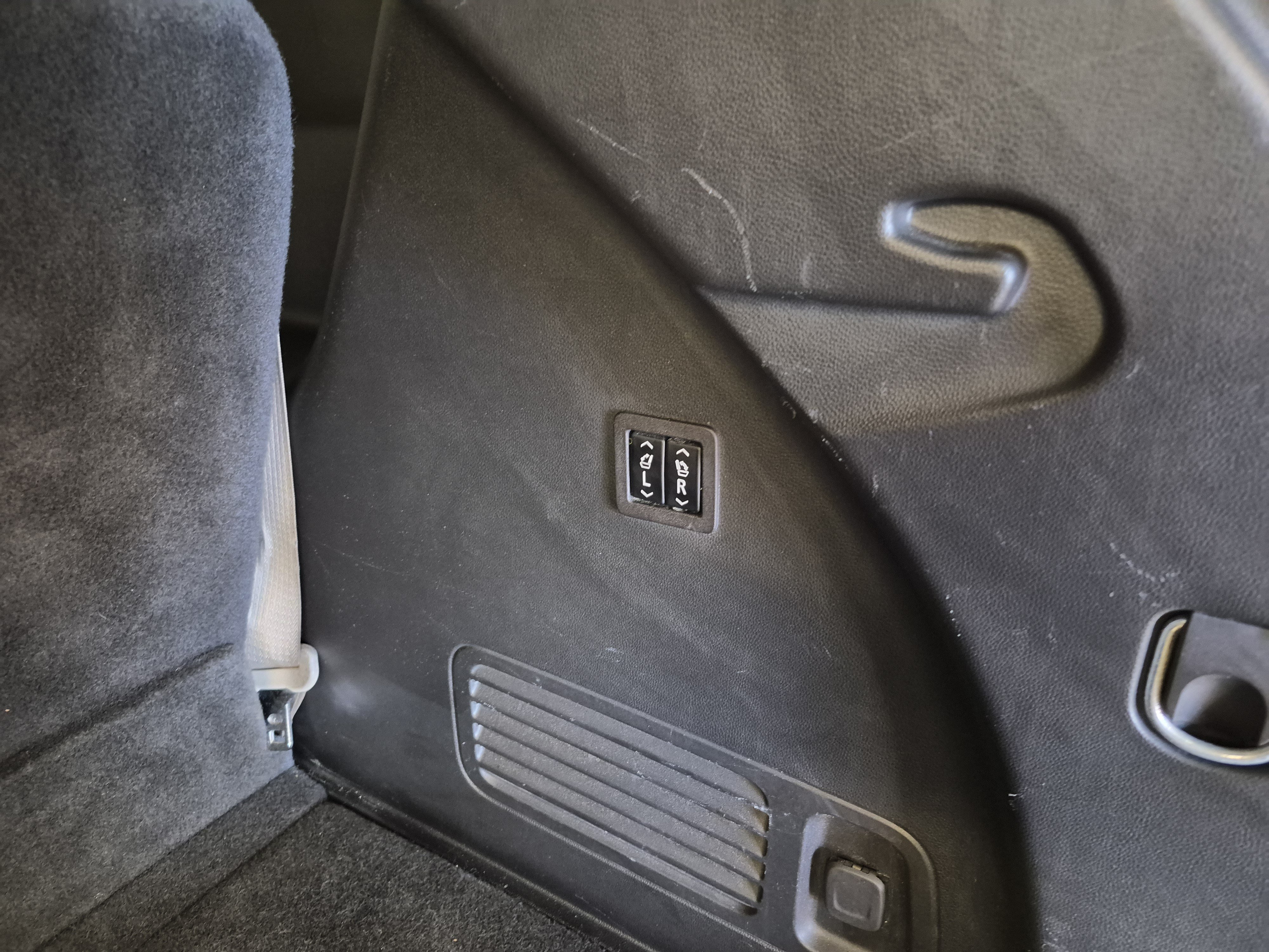 Used 2018 Buick Enclave Premium FWD image 19