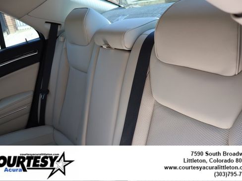 Used 2020 Chrysler 300 Limited RWD image 24