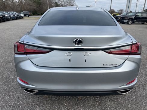 Used 2024 Lexus ES 350 w/ Premium Package image 6