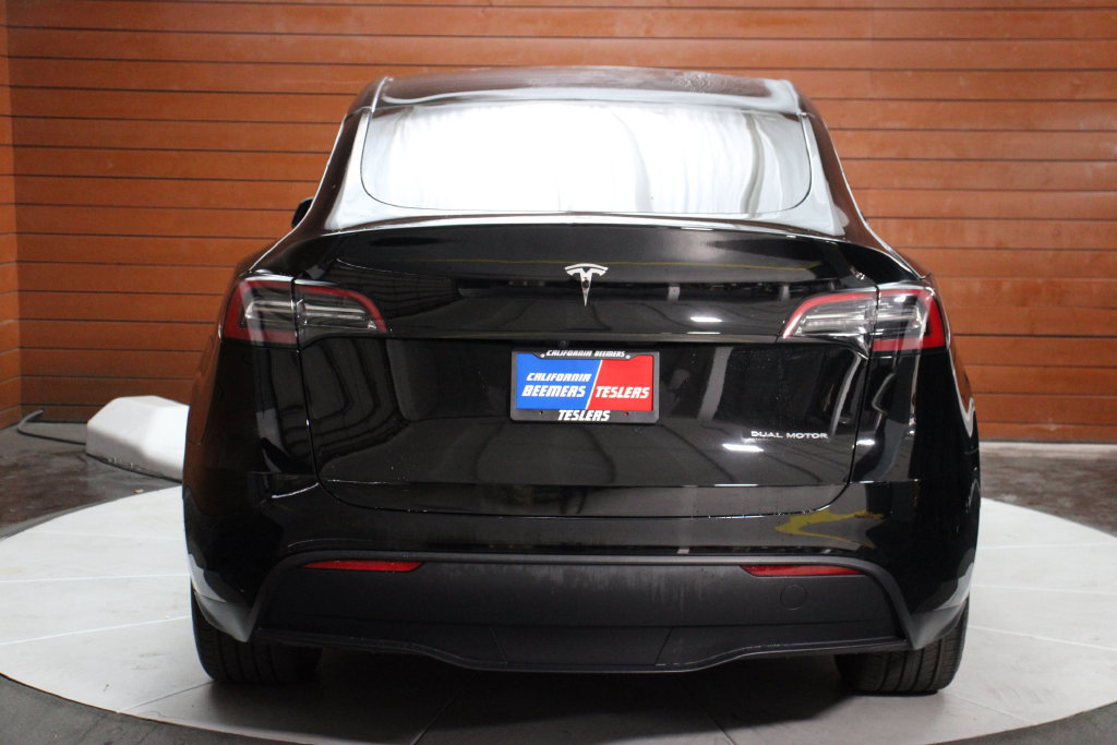 Used 2023 Tesla Model Y Long Range AWD/4WD image 25