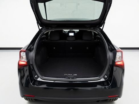 Used 2022 Toyota Prius LE FWD image 17