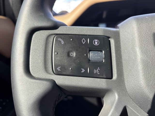 Used 2025 Land Rover Defender 110 X-Dynamic SE AWD/4WD image 27