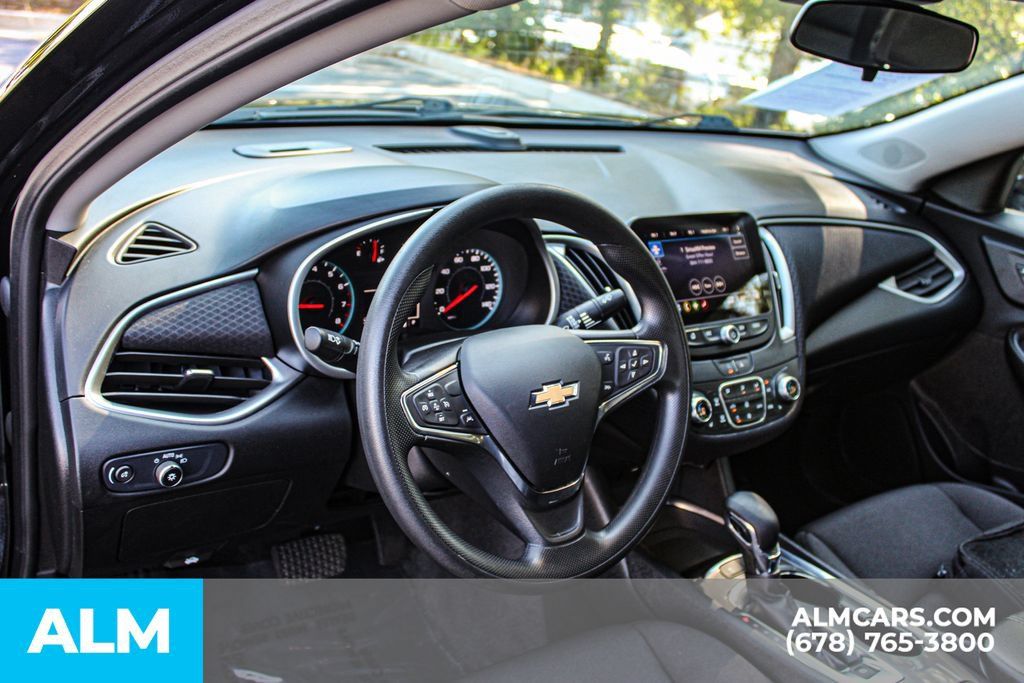 Used 2025 Chevrolet Malibu LT FWD image 30