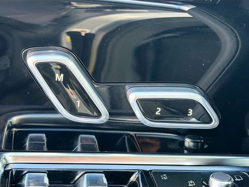 New 2025 Land Rover Range Rover SE image 28