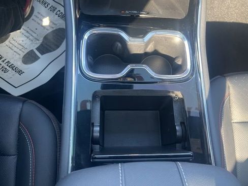 Used 2024 Chevrolet Traverse RS image 29