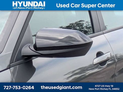 Used 2025 Hyundai Elantra Sport FWD image 11