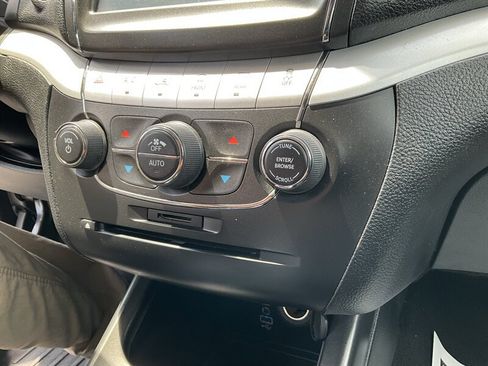 Used 2019 Dodge Journey GT AWD/4WD image 36