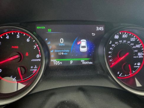Used 2022 Toyota Camry XSE FWD image 4