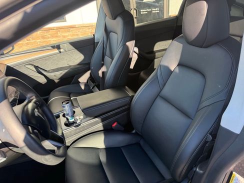 Used 2024 Tesla Model Y Long Range image 2