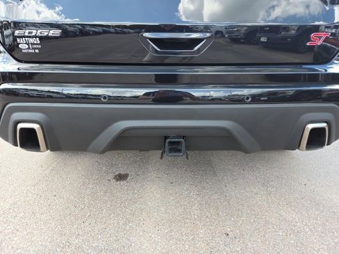 Used 2020 Ford Edge ST w/ Equipment Group 401A image 5