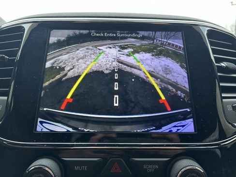 Used 2019 Jeep Grand Cherokee Limited image 15