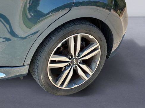 Used 2018 Kia Soul + FWD image 4