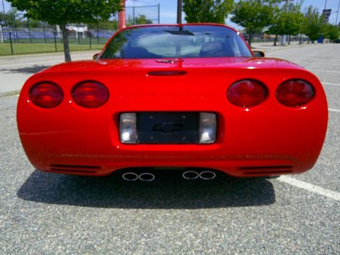 Used 2004 Chevrolet Corvette Coupe RWD image 22