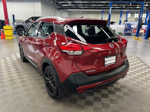Used 2019 Nissan Kicks SR w/ SR Premium Package FWD image 5