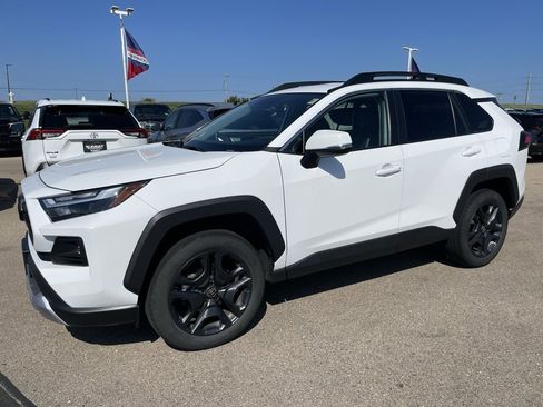 Used 2024 Toyota RAV4 Adventure image 5