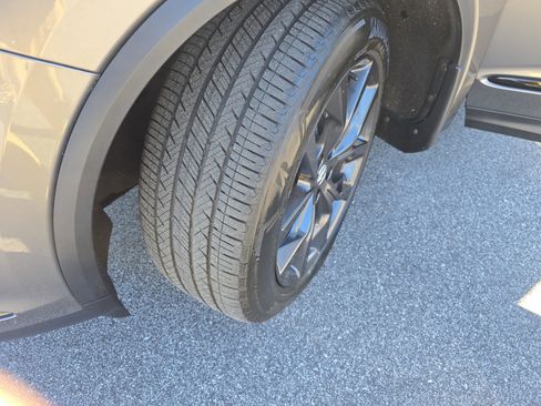 Used 2023 Acura MDX A-Spec image 32